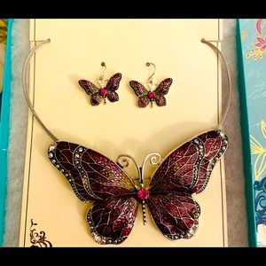 Women’s butterfly necklace 🦋